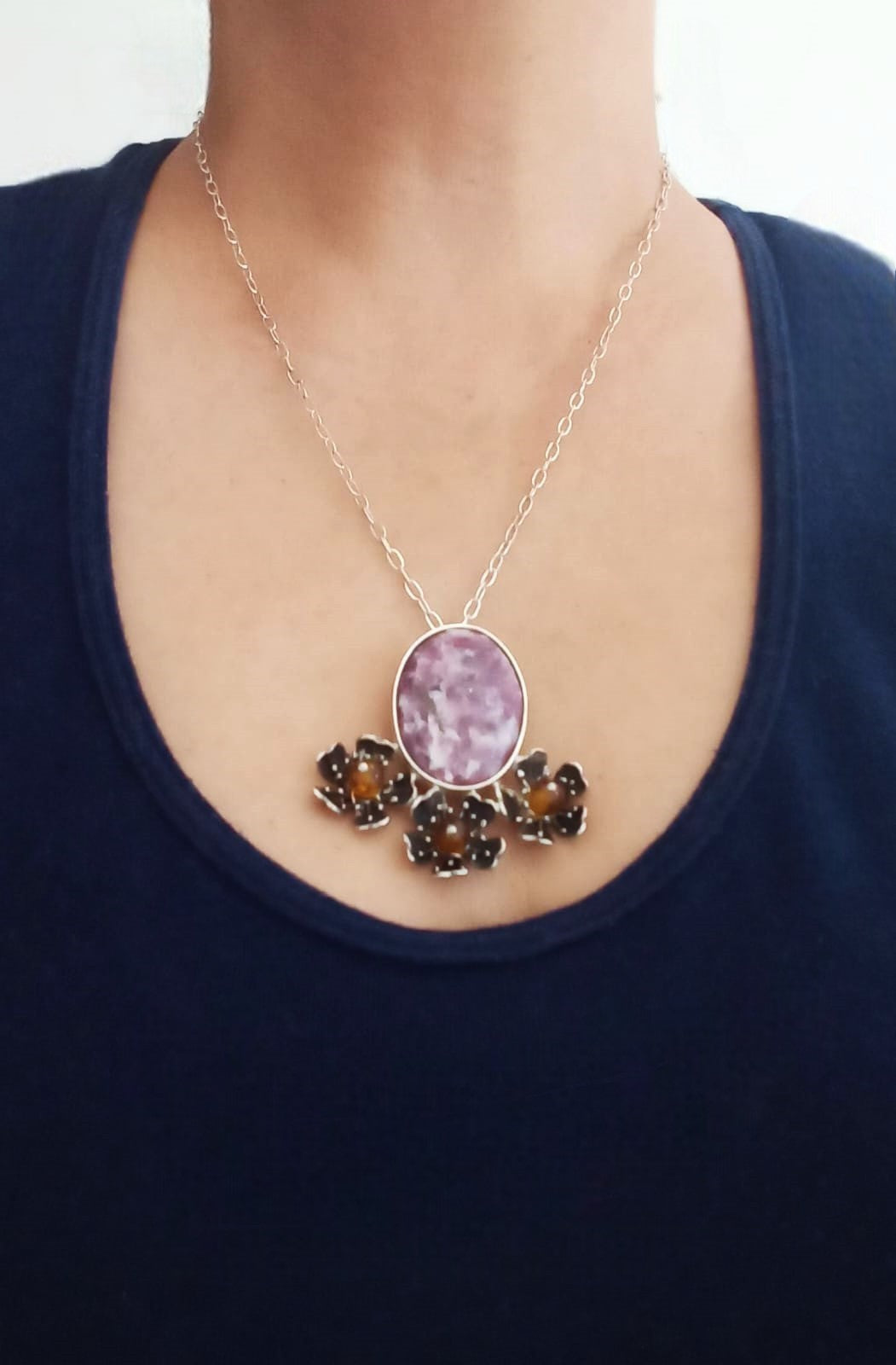 Bezel Choker with 3 Flowers