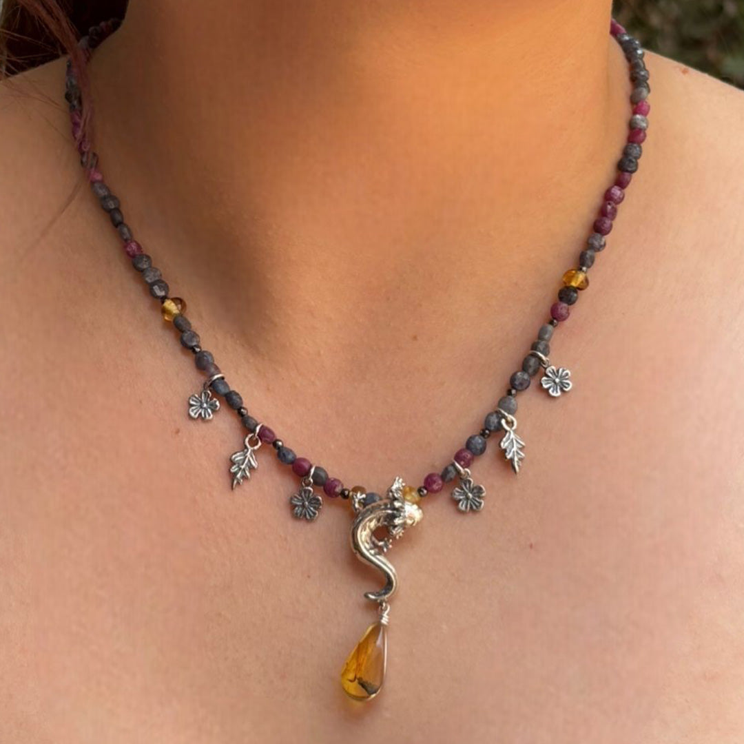 Collar Susurro del Bosque Ancestral