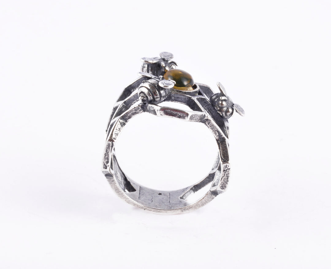 Honeycomb ring eleven chambers