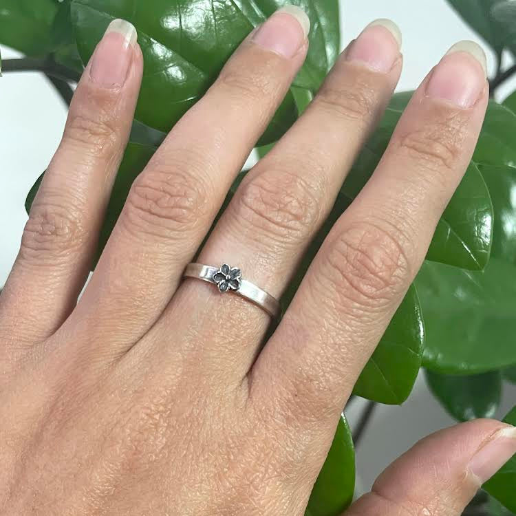 Mini Flower Ring