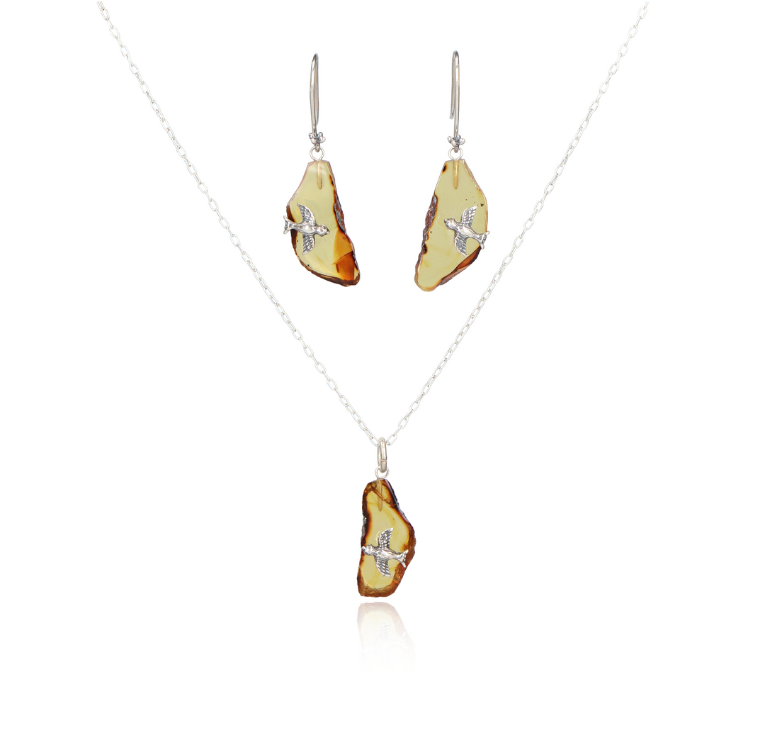 Swallow on Amber game.