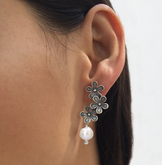 Aretes Tres Flores