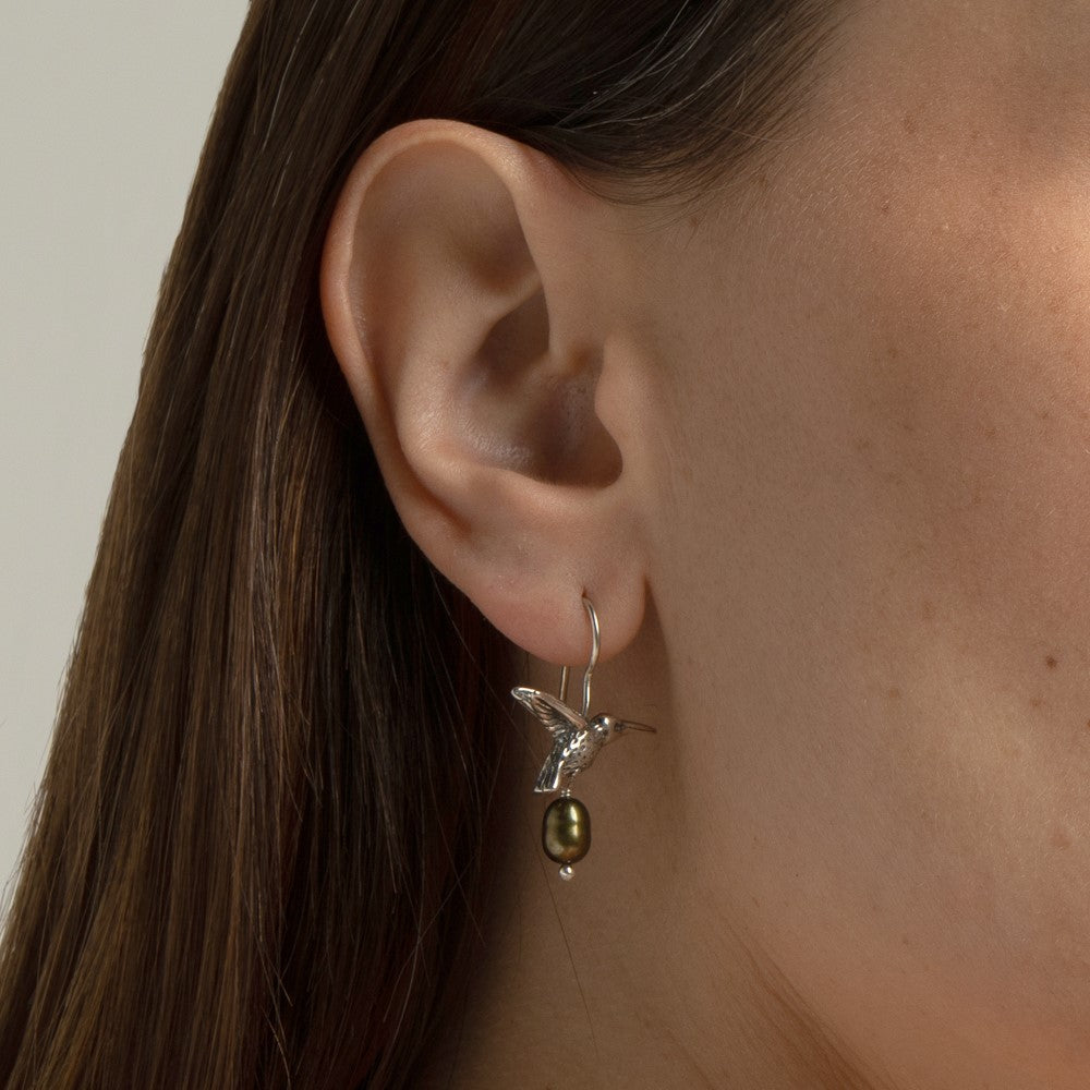 Arete colibrí con arillo