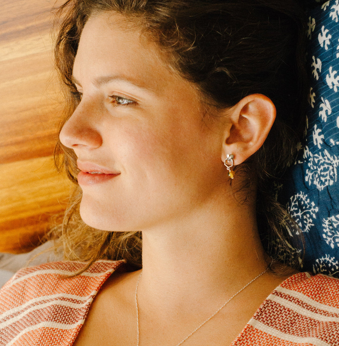 Aretes panal sencillo una cámara