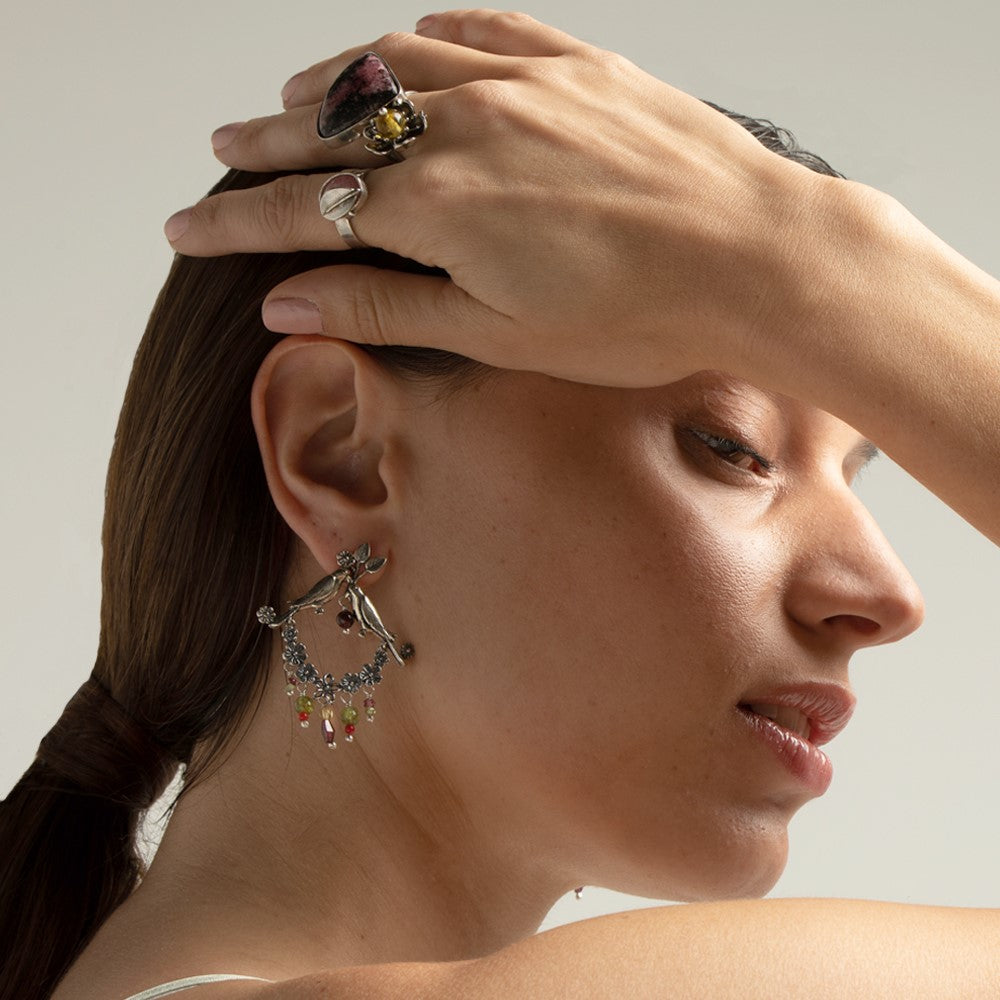 Aretes Pareja Loros en Corona de Flores
