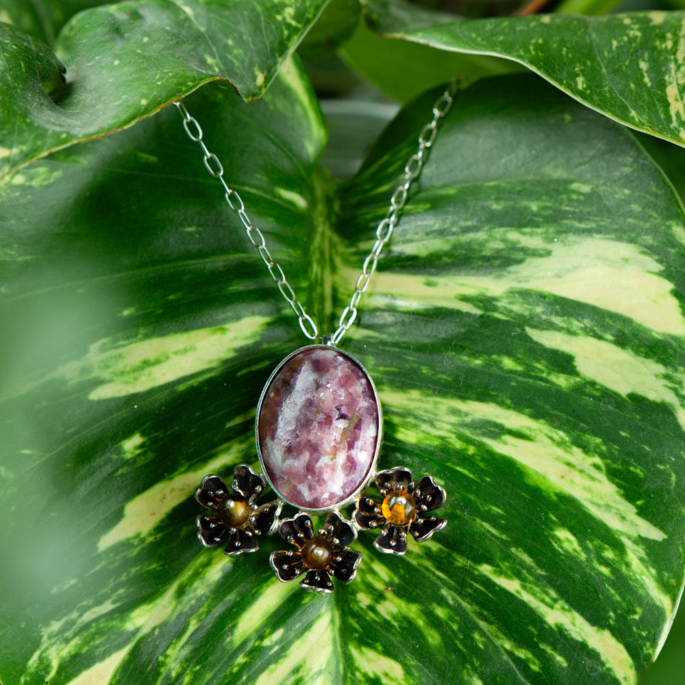 Bezel Choker with 3 Flowers