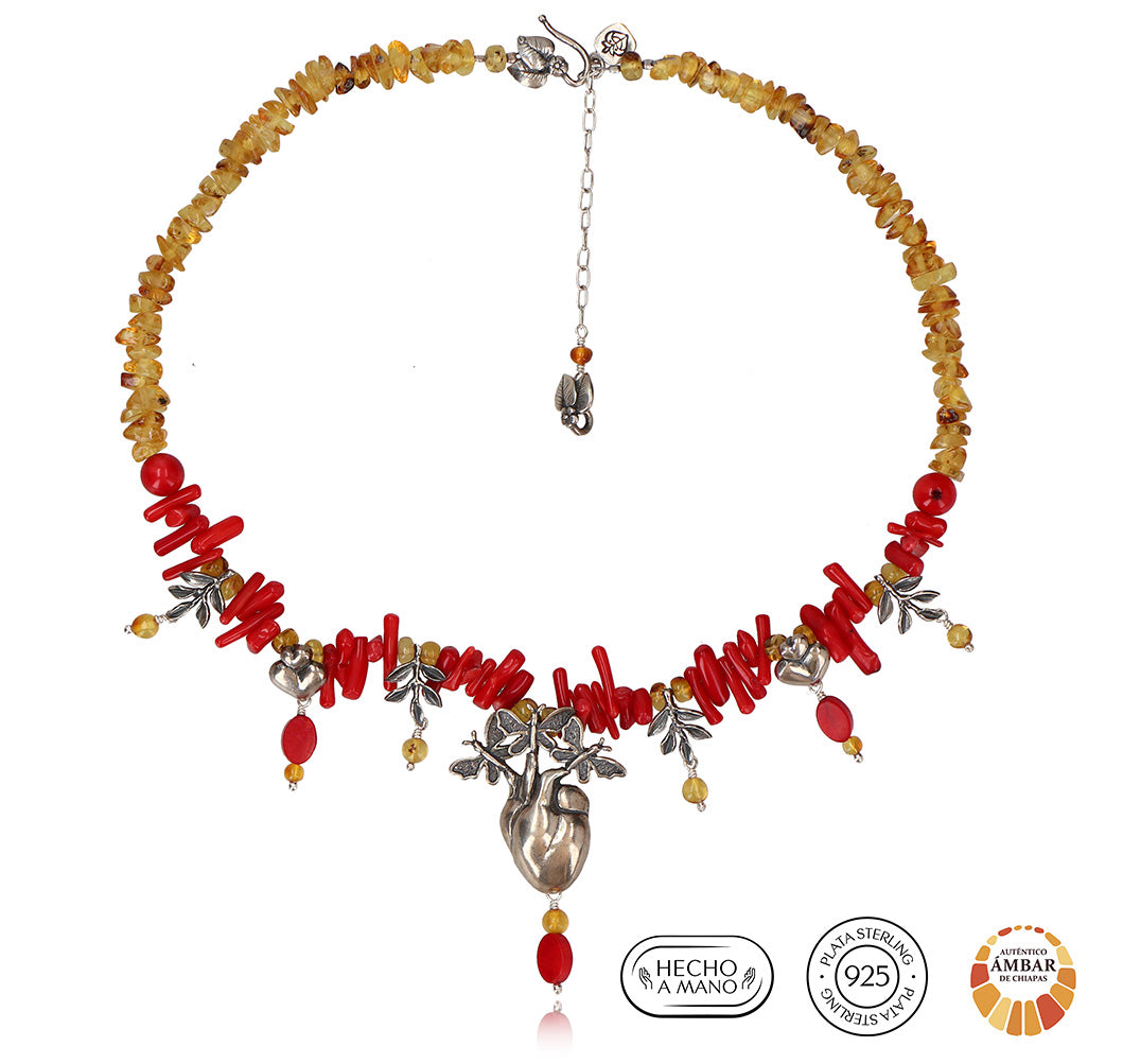 Collar Corazón Mariposa y Helechos