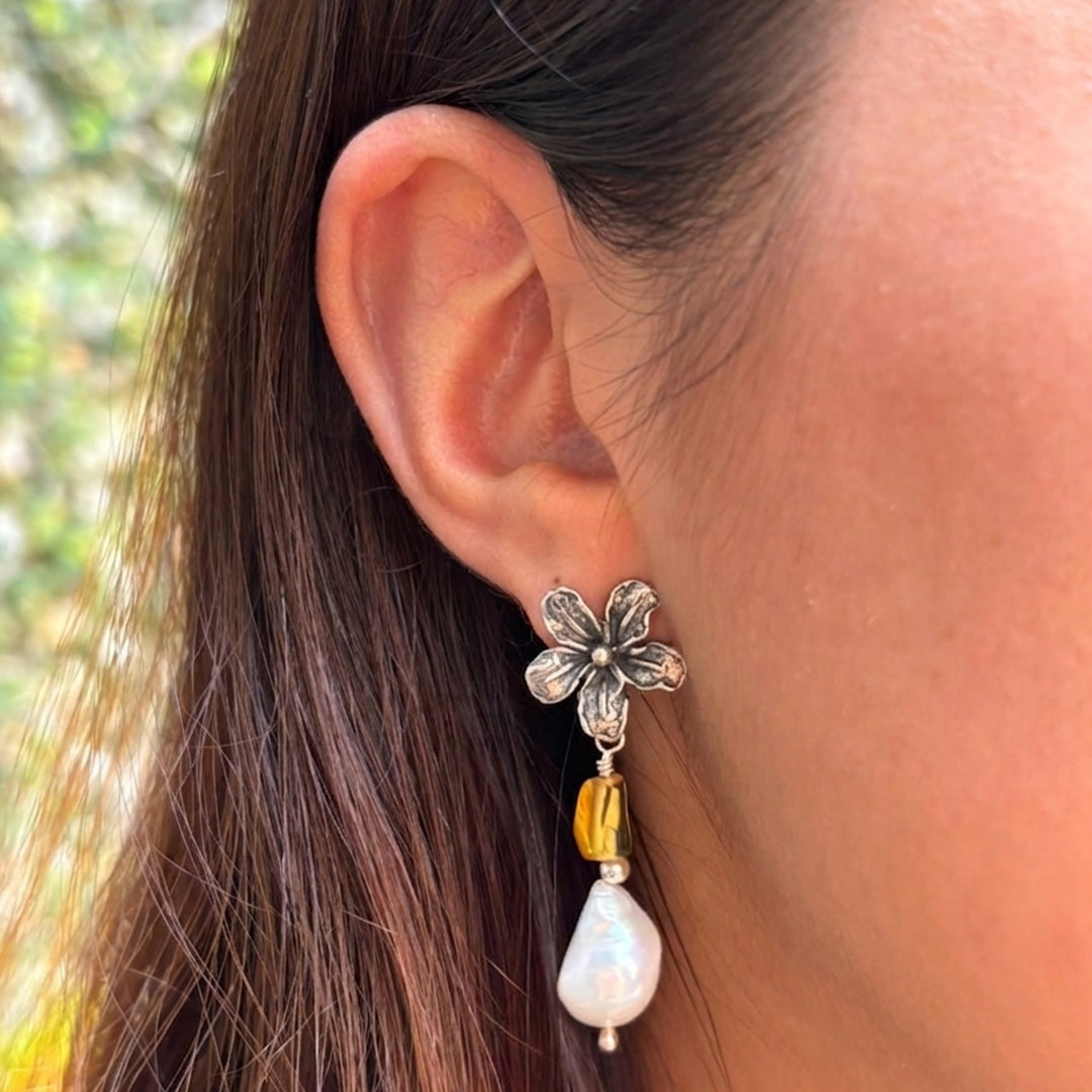 Arete Flor con Perla