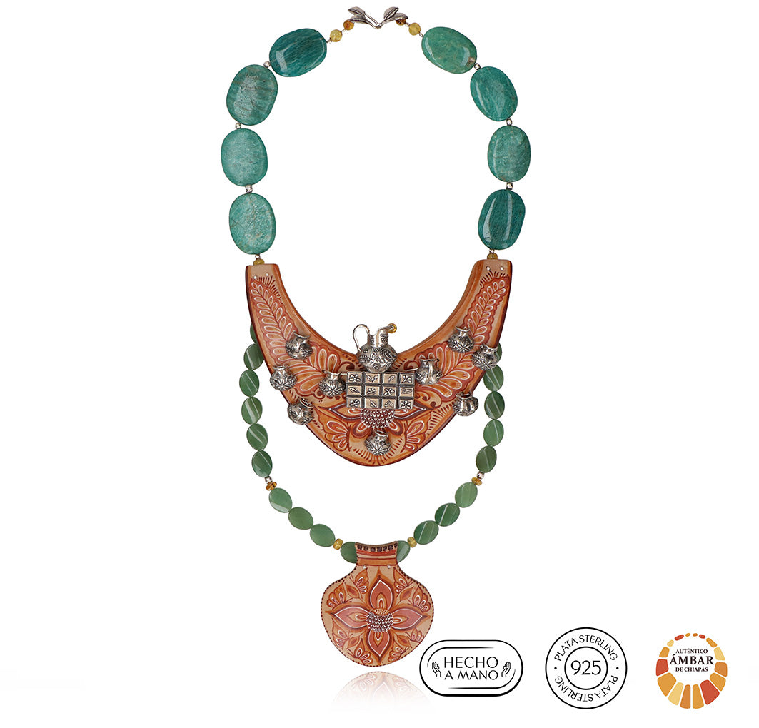 Collar de barro y jarritos