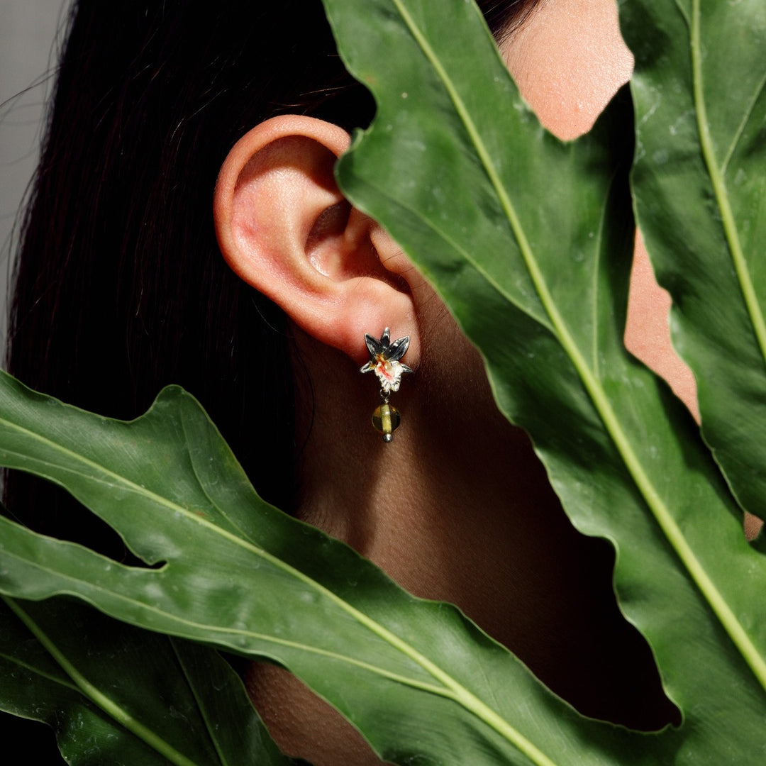 Aretes Orquídea Dendrobium Esmaltada
