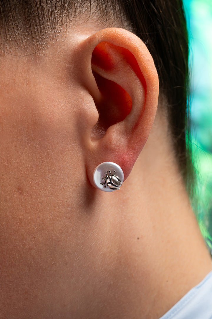 Aretes renacer escarabajo mini