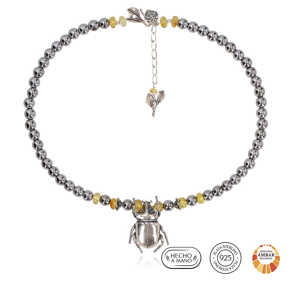 Collar raiz y movimiento escarabajo con hematita