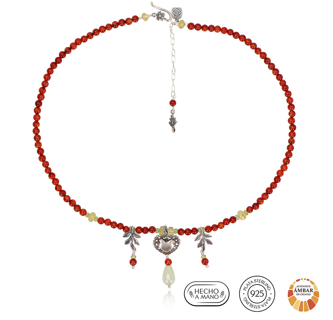 Collar Corazón con Hojas