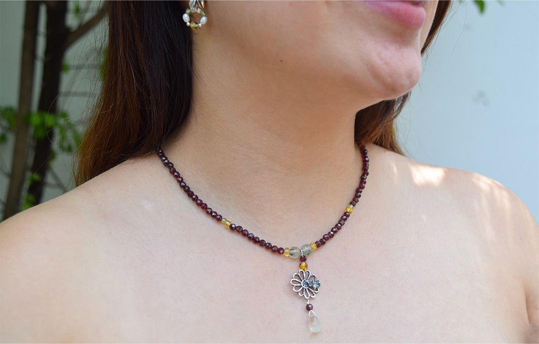 Collar margarita Radiante