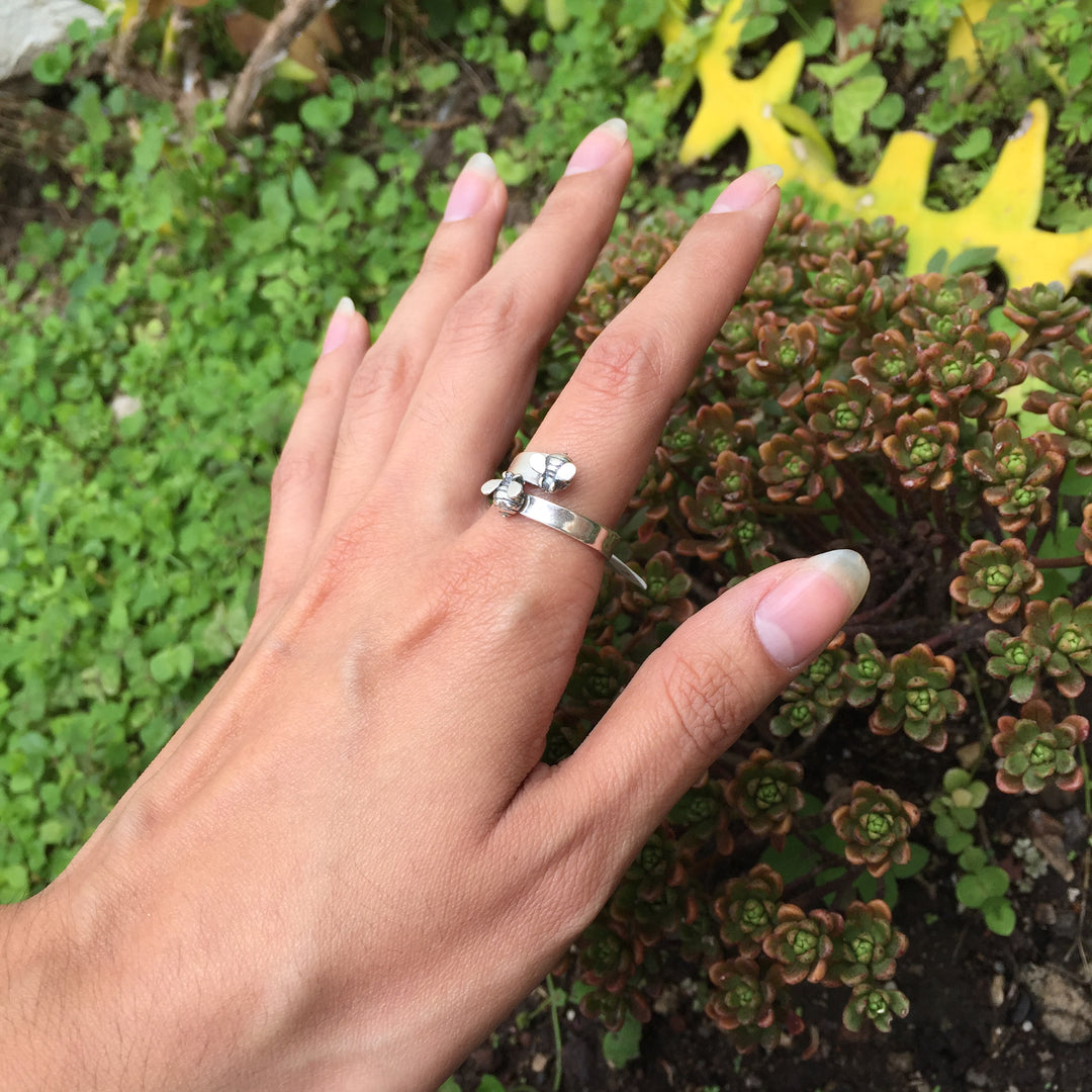 Mini two bee ring