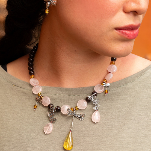 Collar Libélula y Mariposas