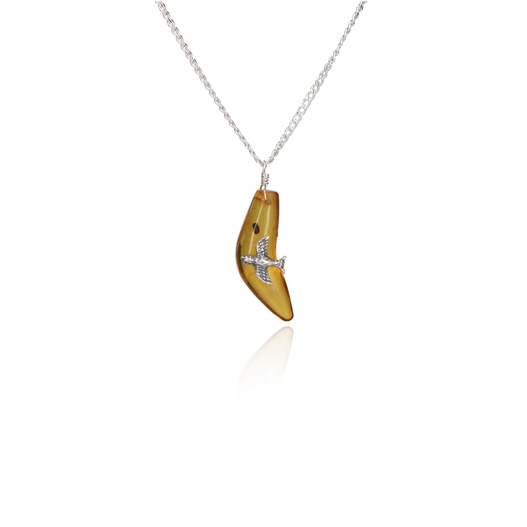 Swallow choker on amber