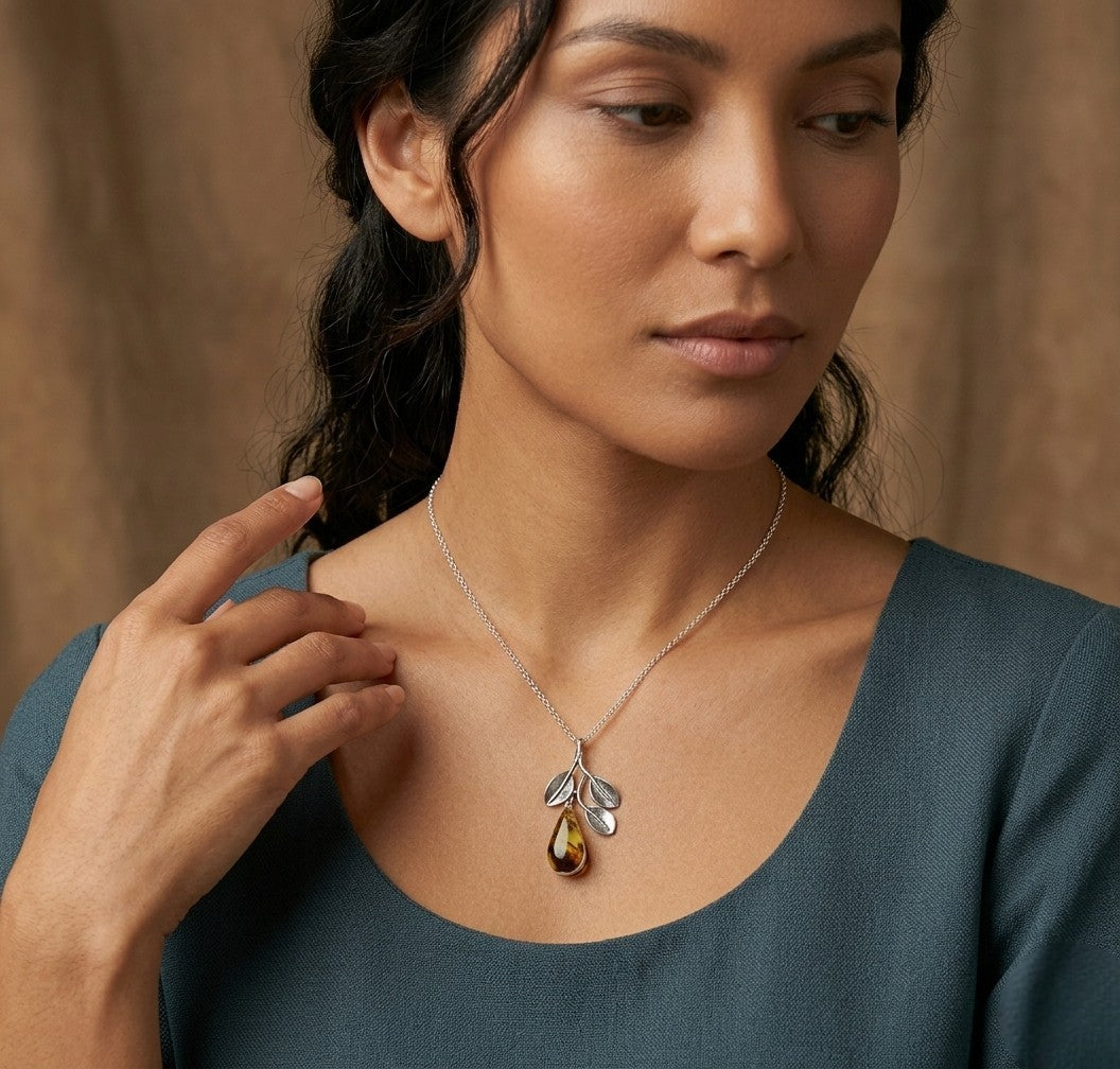 3-leaf mangrove choker with amber