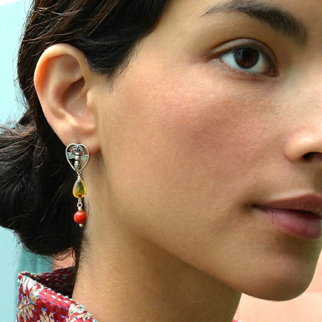 Aretes Corazón Ch. de Abeja