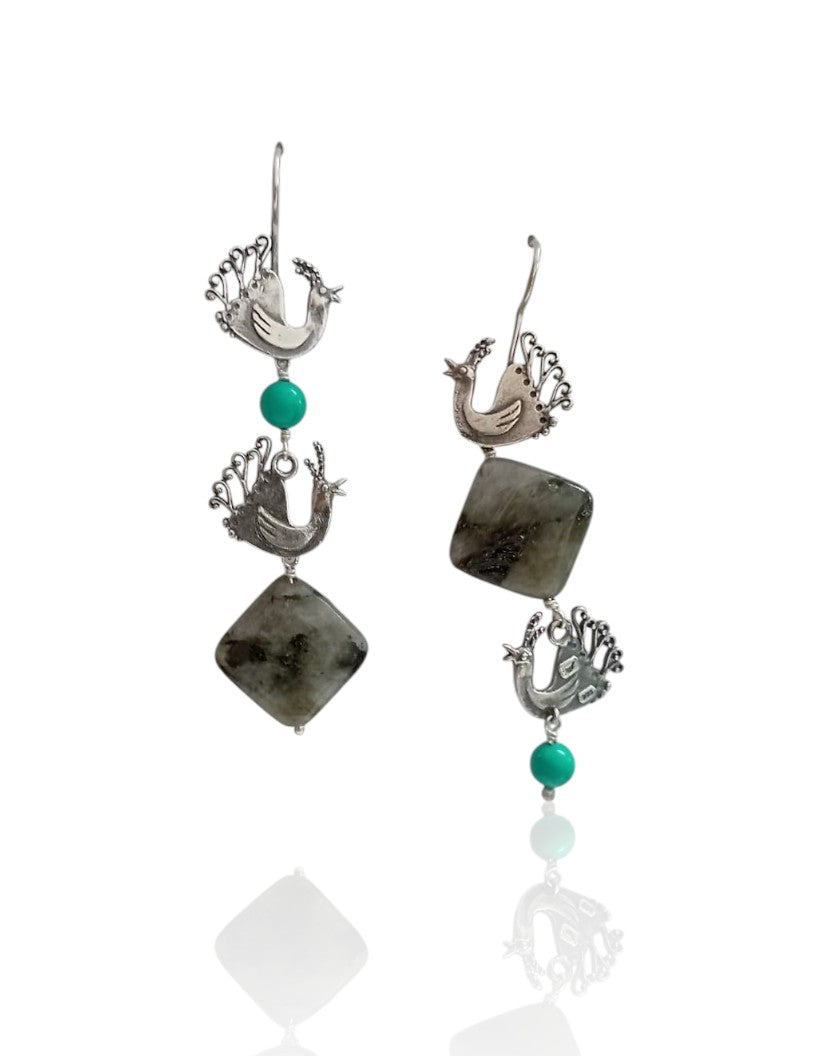 Bird feather crest earring