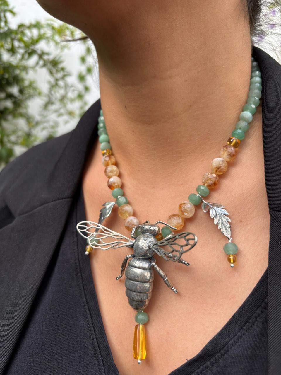 Collar Abeja reina