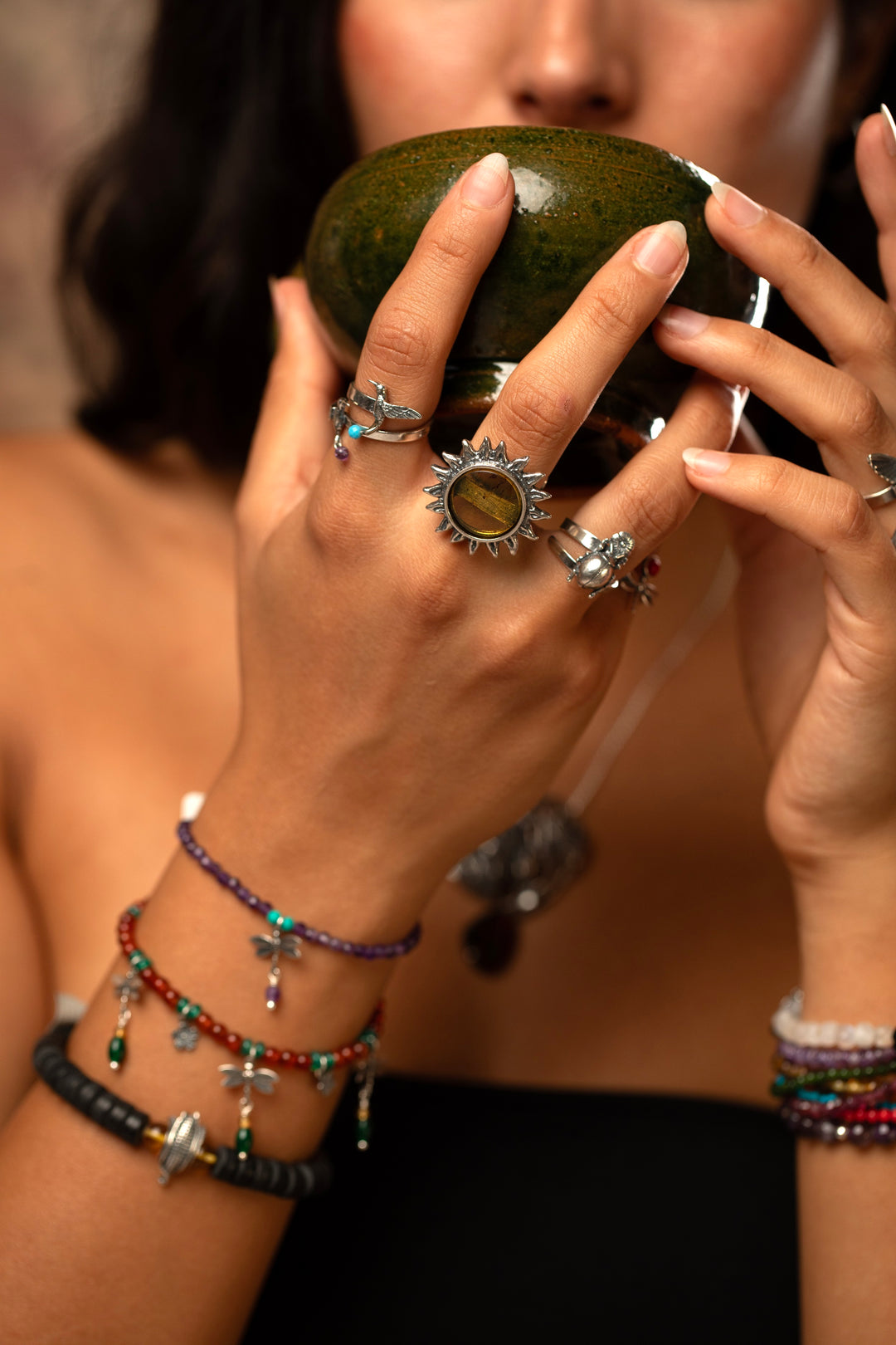 Sun ring with amber bezel