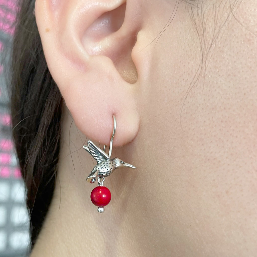 Arete colibrí con arillo