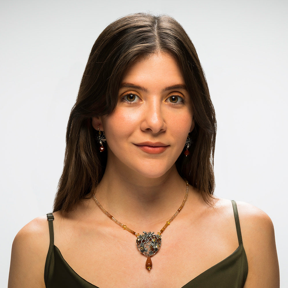 Collar Corazón de Abejas
