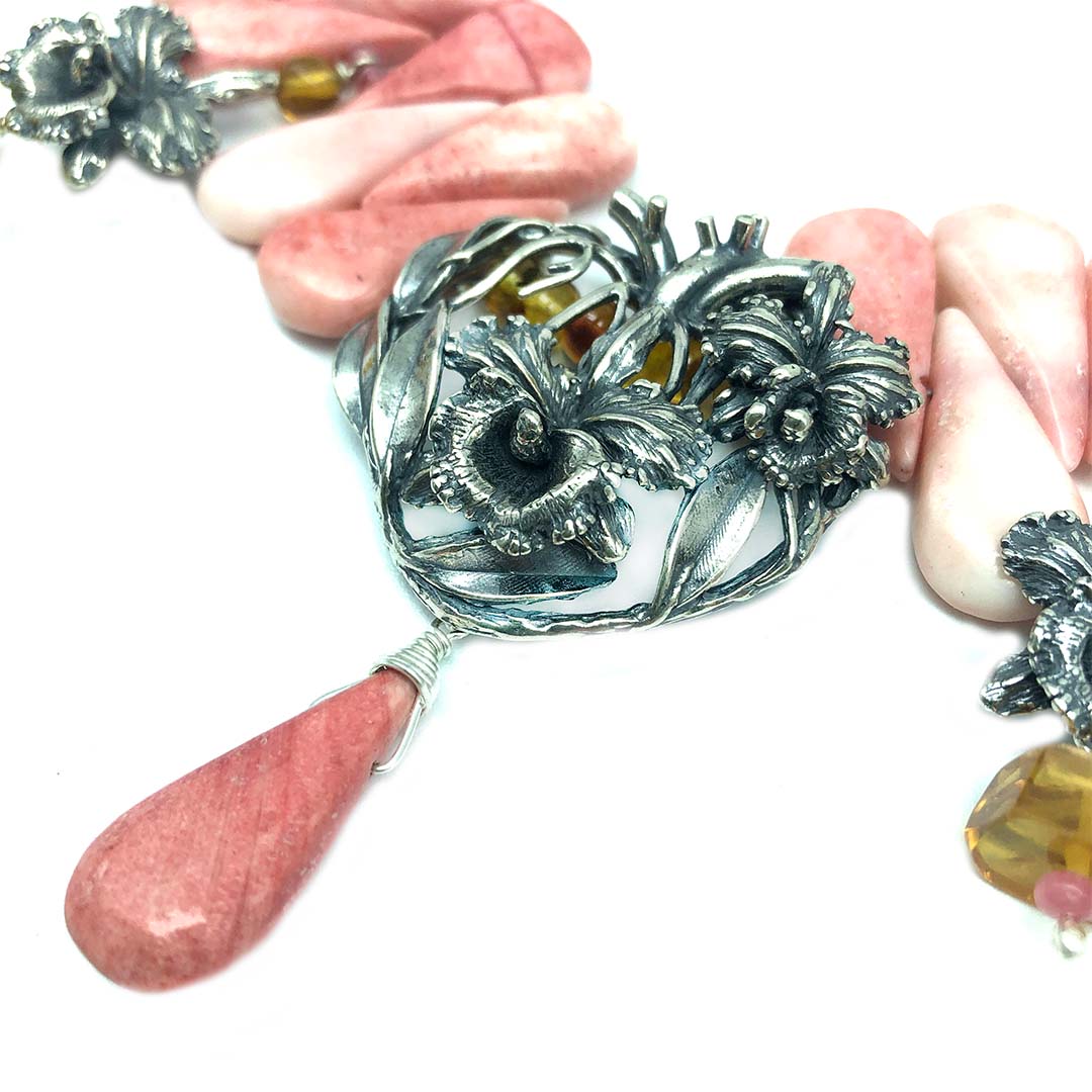 Collar Corazón de Orquideas