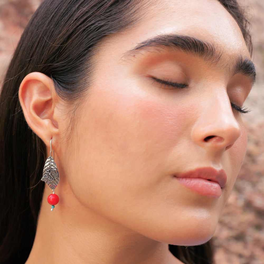 Mixed Monkey Earring with Cocoa Leaf